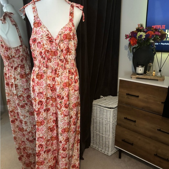 Gorgeous Floral Pink Jumpsuit- NEW! - Picture 1 of 7